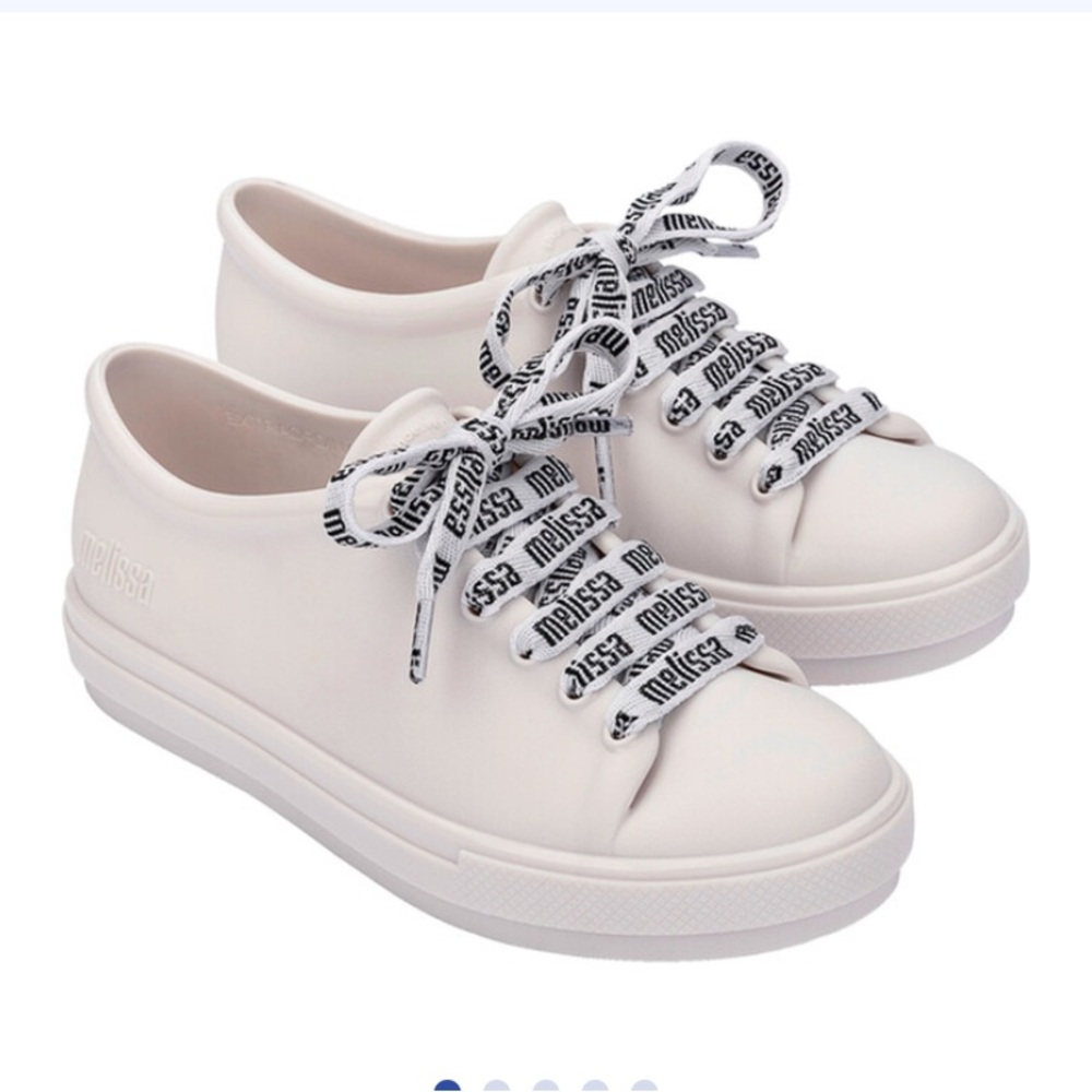 Mini Melissa kids/toddlers White jelly Sneakers with Logo Laces size 11 NWT